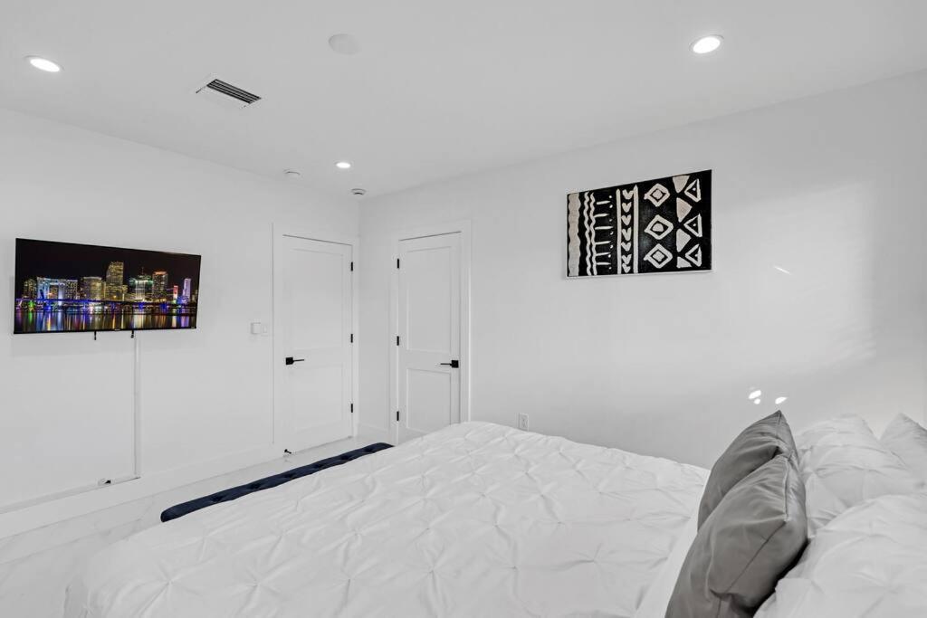 Pousada Modern Home, Heated Pool Hot-tub, 12min To Ocean Miami