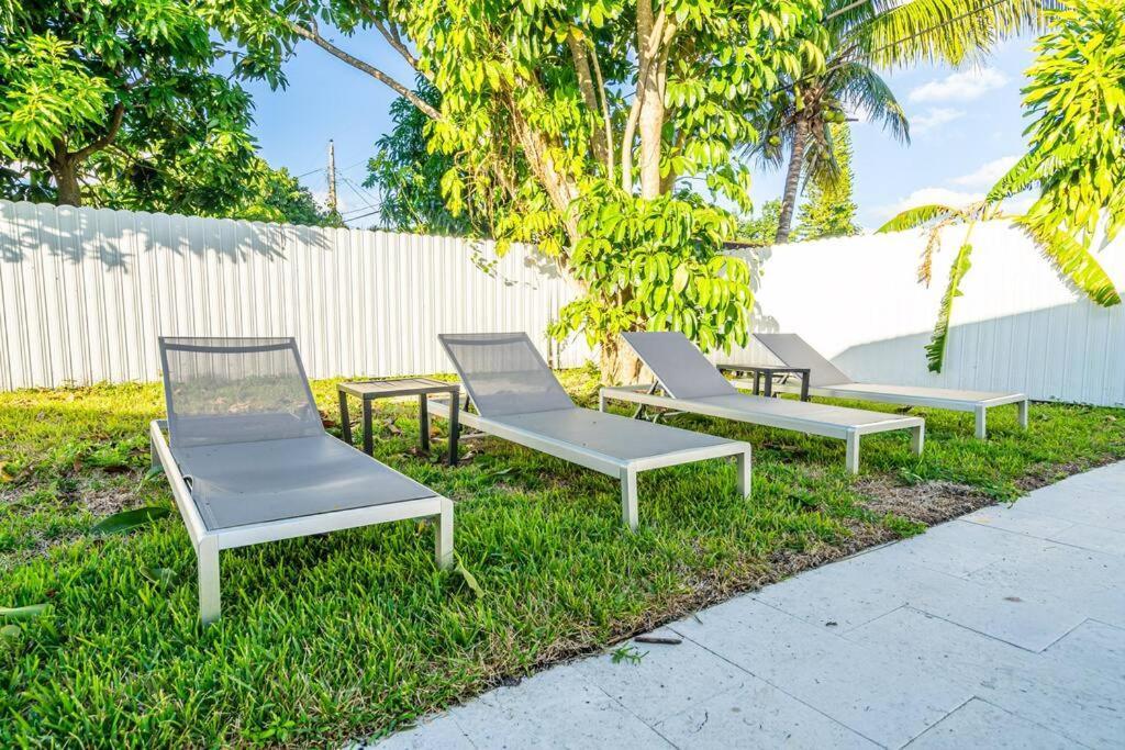 Modern Home, Heated Pool Hot-tub, 12min To Ocean Pousada